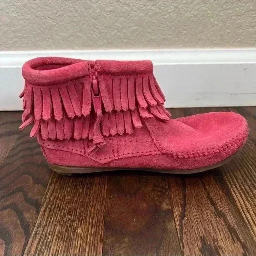 Minnetonka Girls Moccasin Fringe Pink Ankle Leather Boots Side Zip Size 13